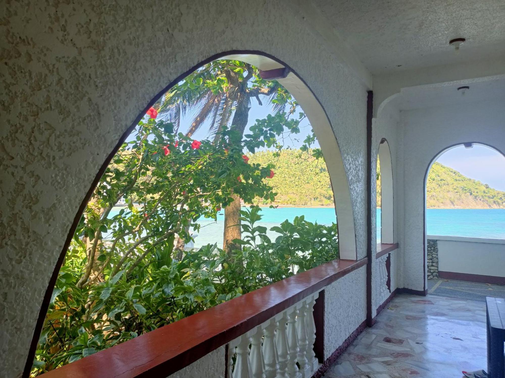 Blue Crystal Beach Resort Puerto Galera Ngoại thất bức ảnh