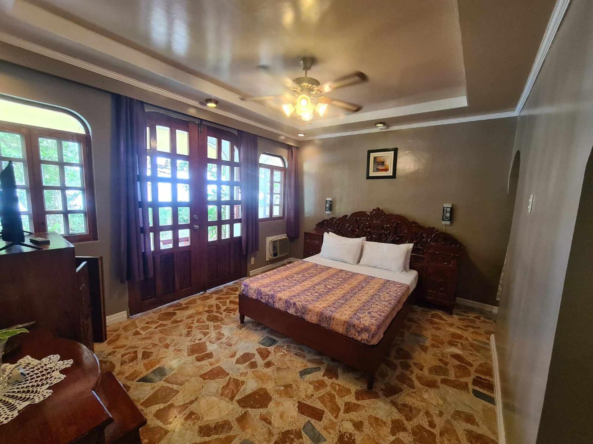 Blue Crystal Beach Resort Puerto Galera Ngoại thất bức ảnh