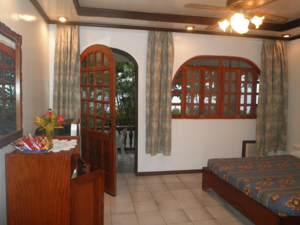 Blue Crystal Beach Resort Puerto Galera Ngoại thất bức ảnh